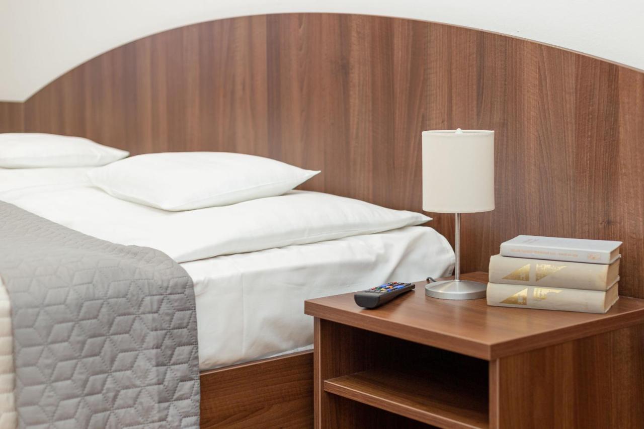 Tercia Hubertus Panzio Bed and Breakfast Sopron Exteriör bild