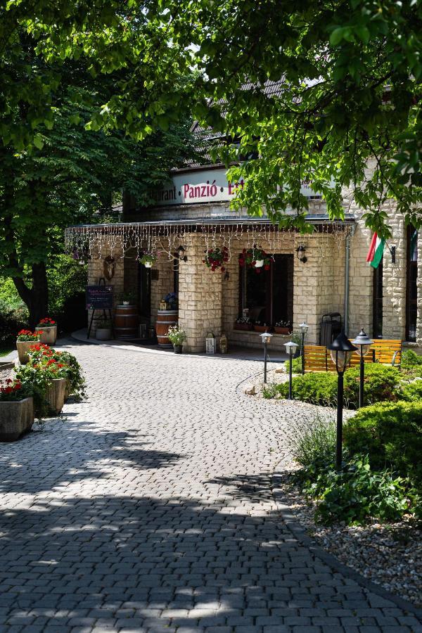 Tercia Hubertus Panzio Bed and Breakfast Sopron Exteriör bild